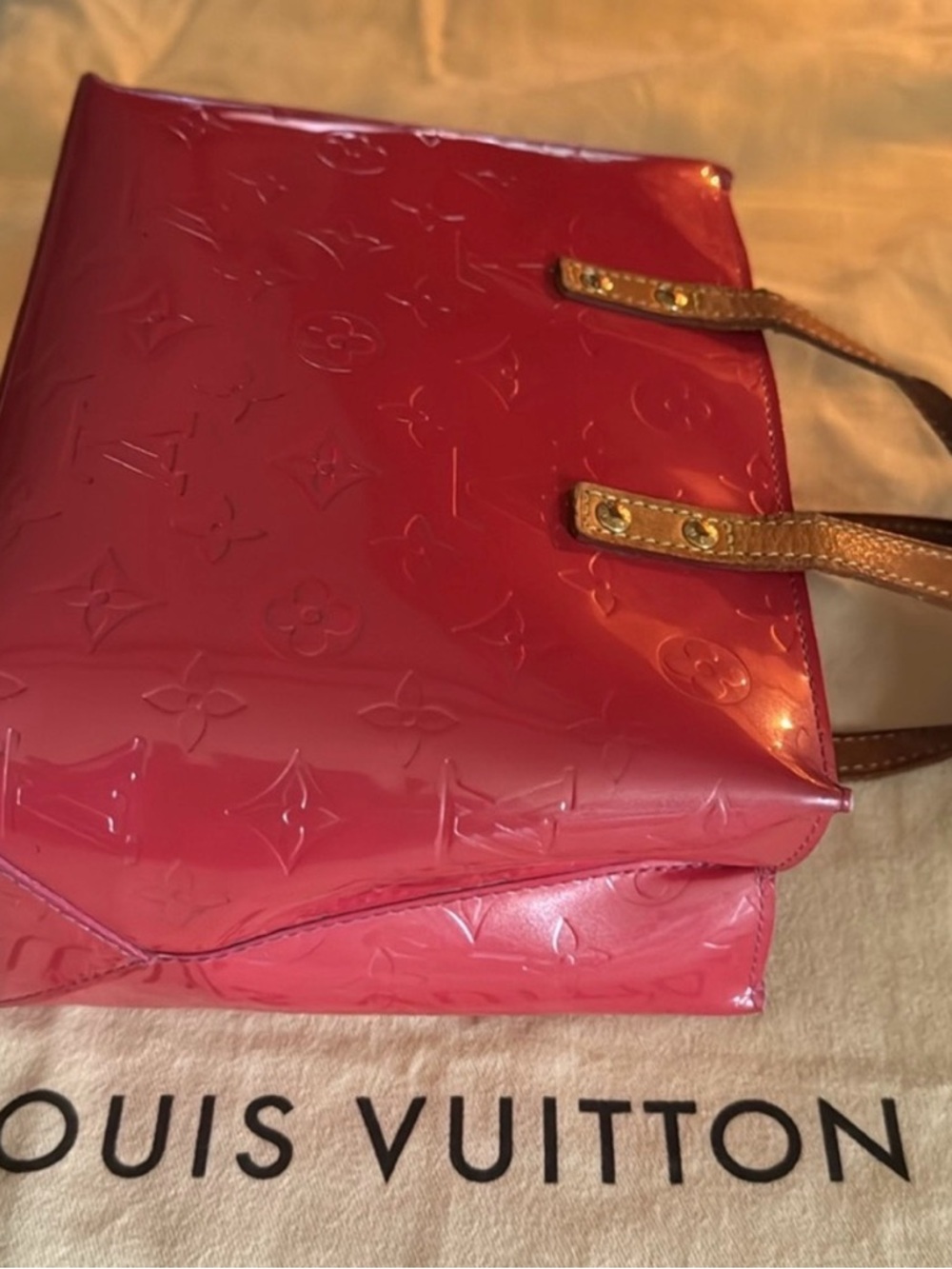 Louis Vuitton Vernis Reade PM Pomme D’Amour Patent Tote - Picture 4 of 13
